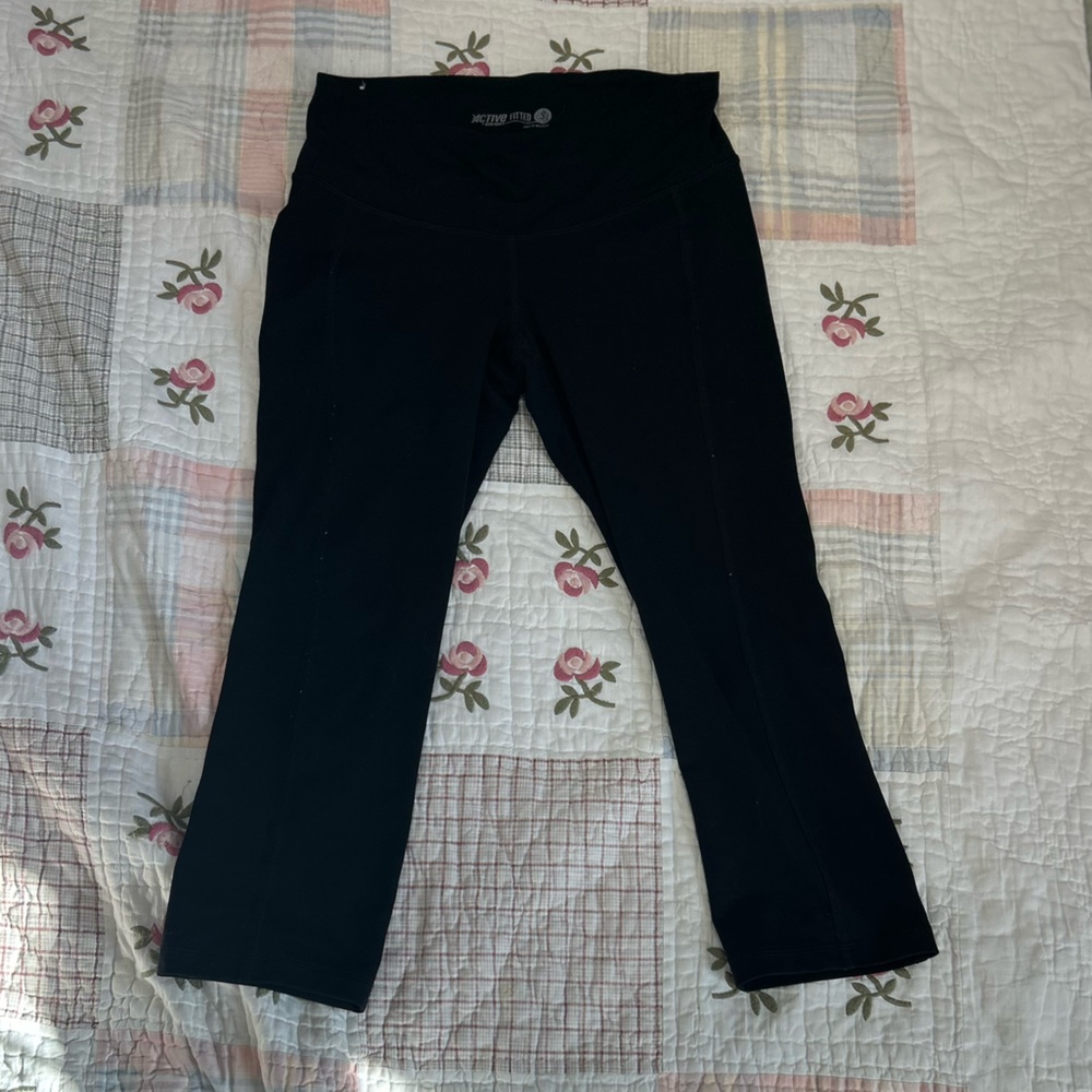 Active by Old Navy Classic Black Capris Leggings